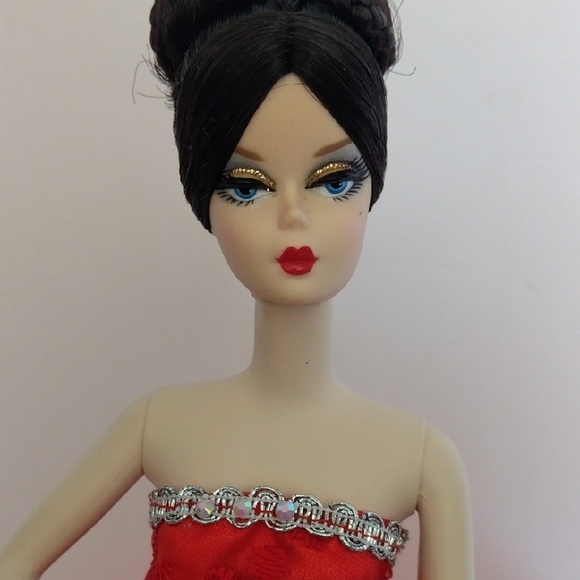 Barbie Fashion Model 1991-2000 Silkstone Red Ball Gown & Long Gloves Included - Picture 3 of 13